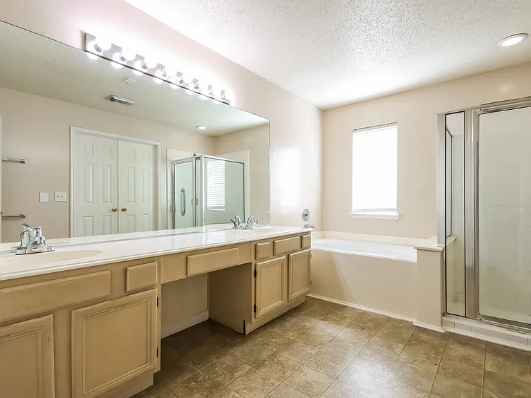 7131 Maple Walk Dr — Photo 11