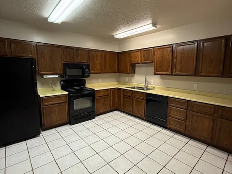 537 E Acoma Rd — Photo 7