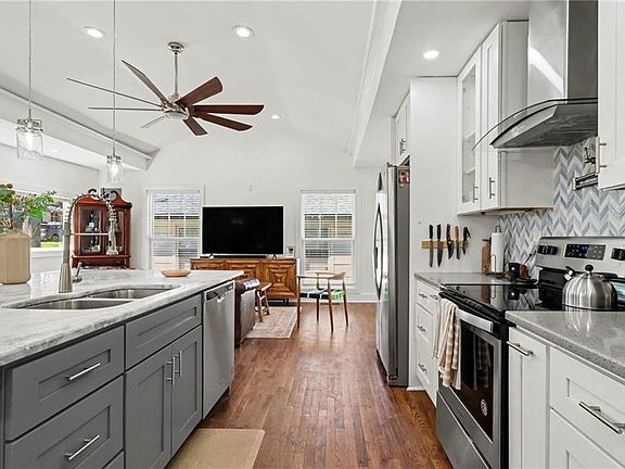 5th image of 1930 Meadow Ln