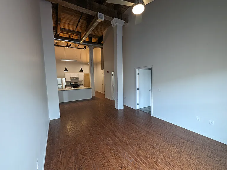 832 Commercial St #101 — Photo 13