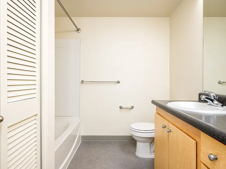 Headwaters Apartments — Photo 8