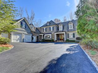 831 N Island Ter, Sandy Springs, GA 30327