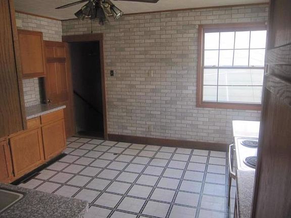 5th image of 623 E Clifford St #625