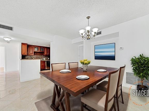 5th image of 4330 Hillcrest Drive #318