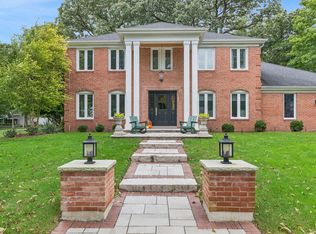 1415 Heatherton Dr, Naperville, IL 60563