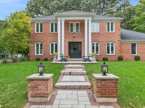 1415 Heatherton Dr, Naperville, IL 60563