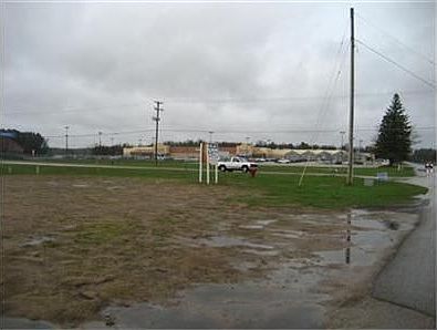 2nd image of 4833 W Us 10