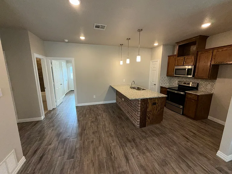 3206 Fenway Cir — Photo 4
