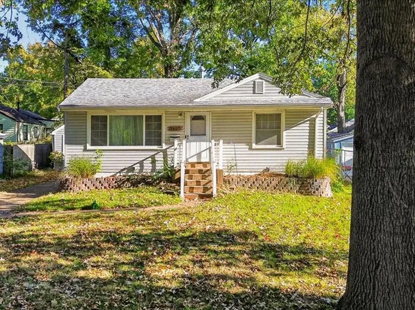 7427 Balfour Dr, Saint Louis, MO 63133