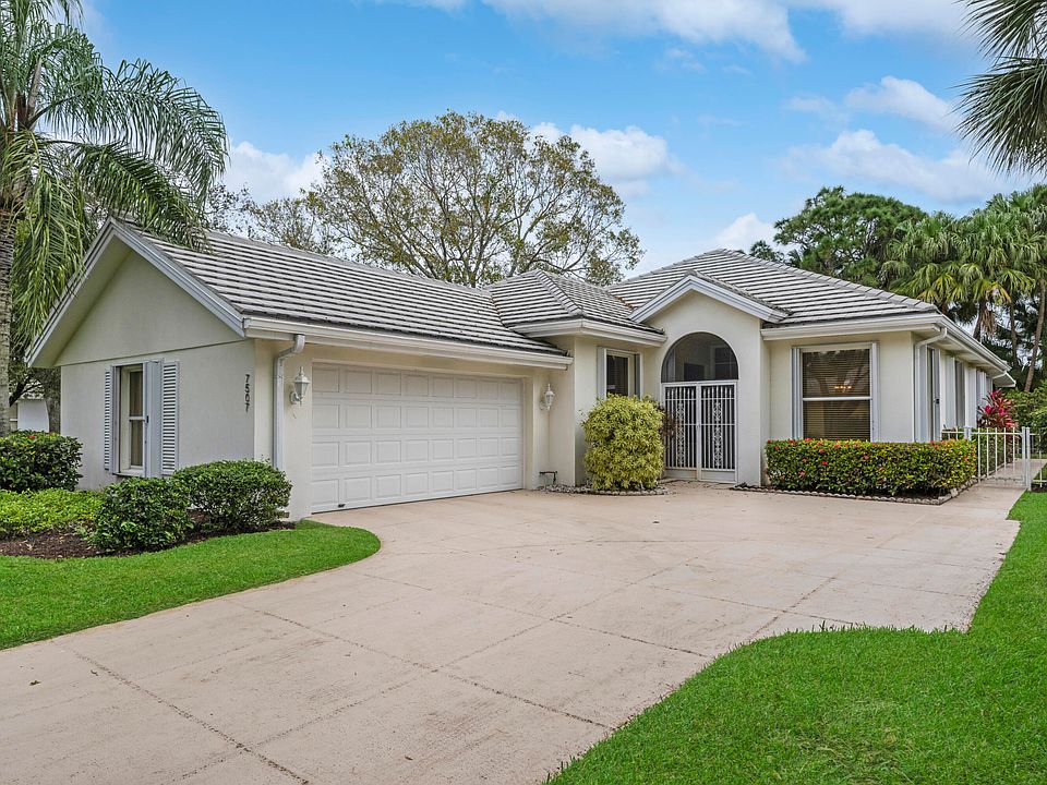 1st image of 7507 SE Fiddlewood Lane