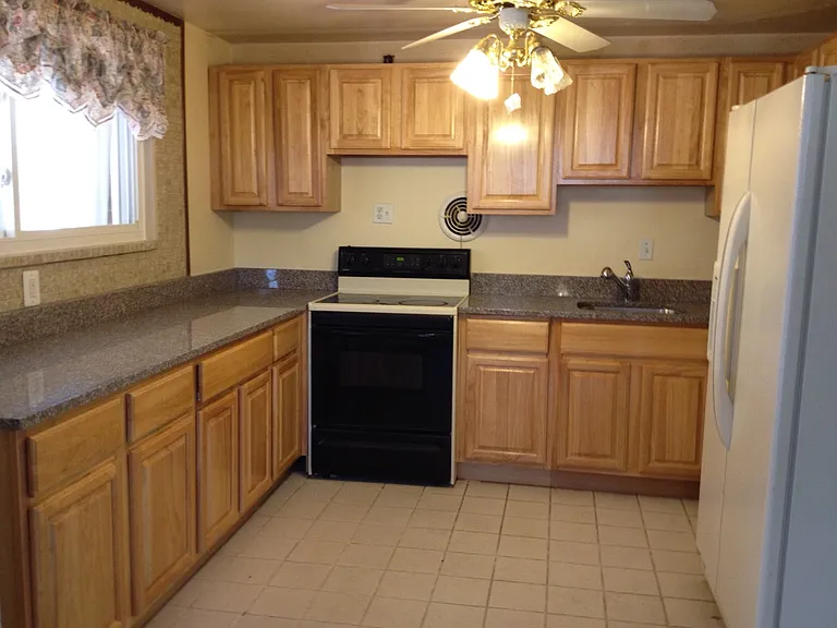 7514 Creighton Dr — Photo 2