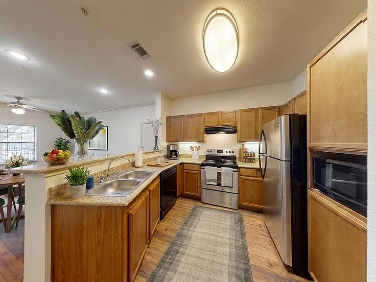 Carmel Canyon Apartments — Photo 27