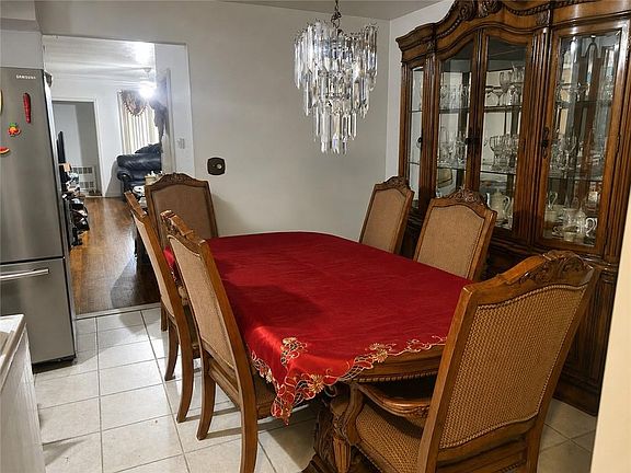 5th image of 1278 E 53rd St