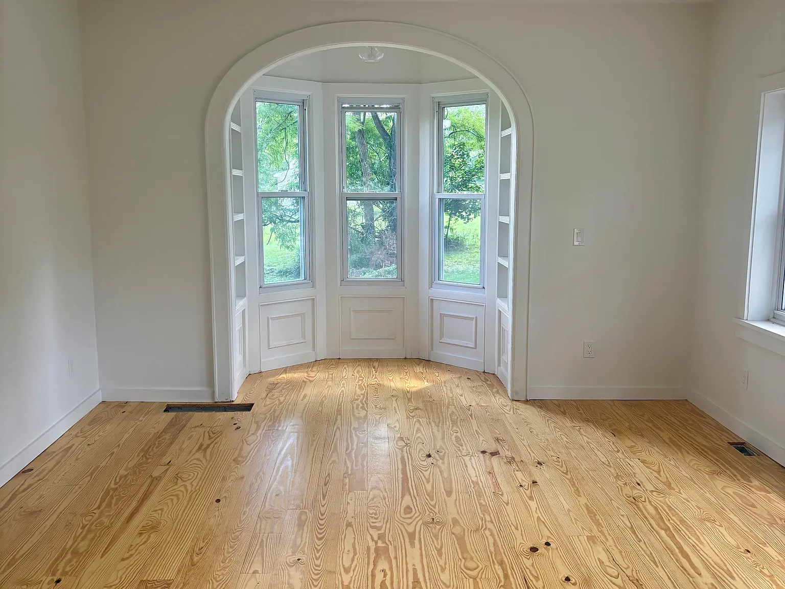 3 bed, 2.5 bath, 1800 sqft, $3,500 — Photo 4