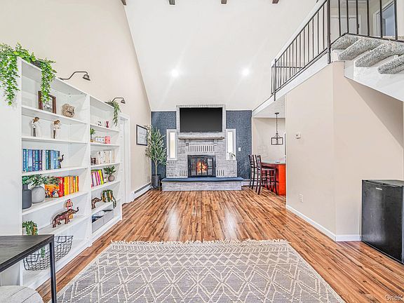 4th image of 688 Hawkins Road E