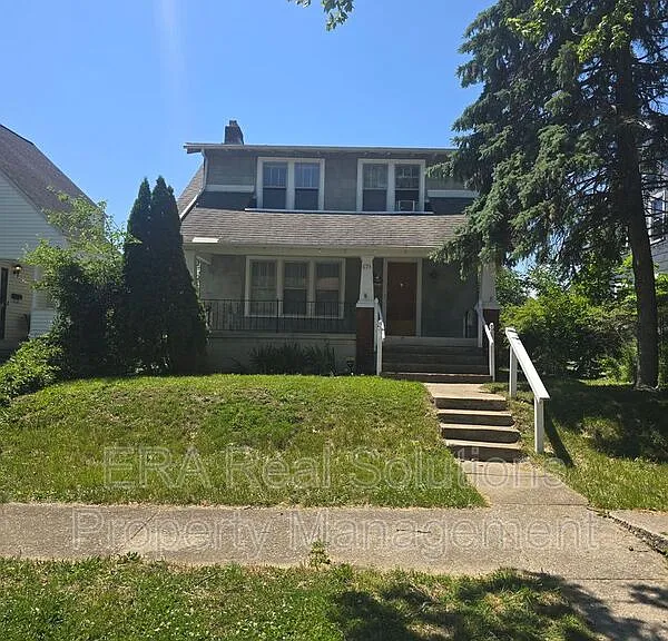 695 S Eureka Ave — Photo 5