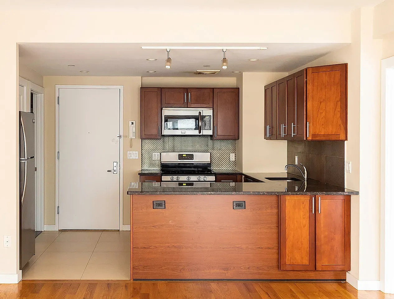 525 West 133rd Street — Photo 4