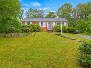 66 Tracy Ln, Mashpee, MA 02649
