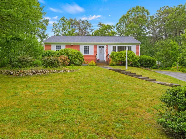66 Tracy Lane, Mashpee, MA 02649