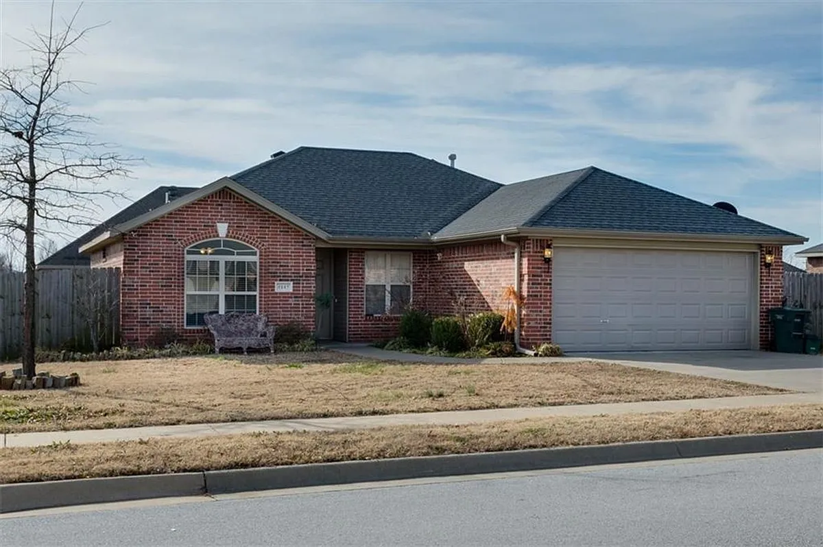 Building Photo - 4143 Springhouse Dr