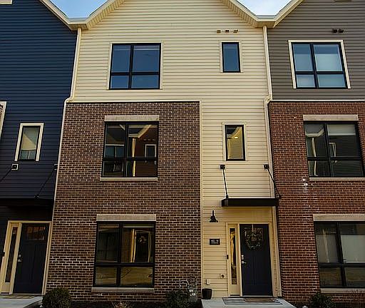 2nd image of 403 S Frances St Unit 10