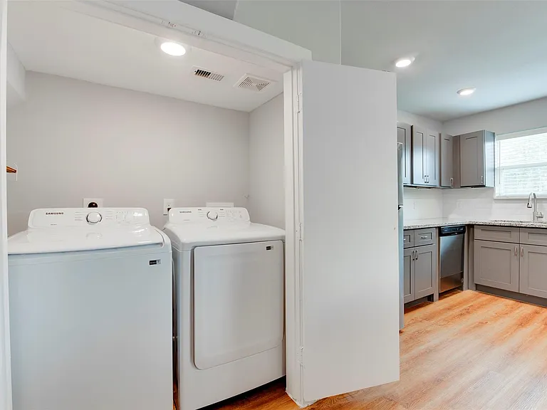 8635 Sunderland Rd — Photo 11