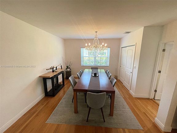 4th image of 1116 Biarritz Dr