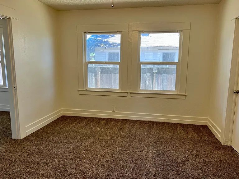 1321 N Calaveras St — Photo 12