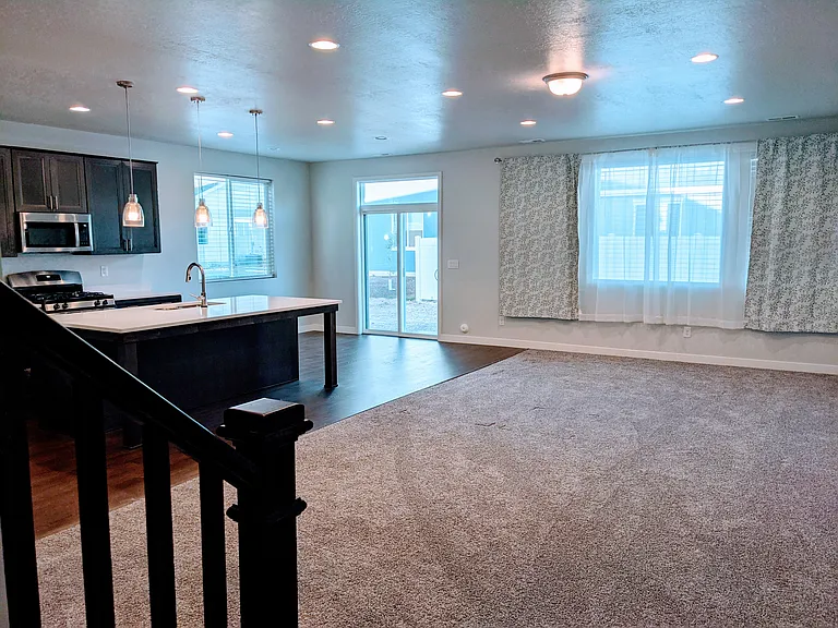 3293 S Lincoln Ln — Photo 4