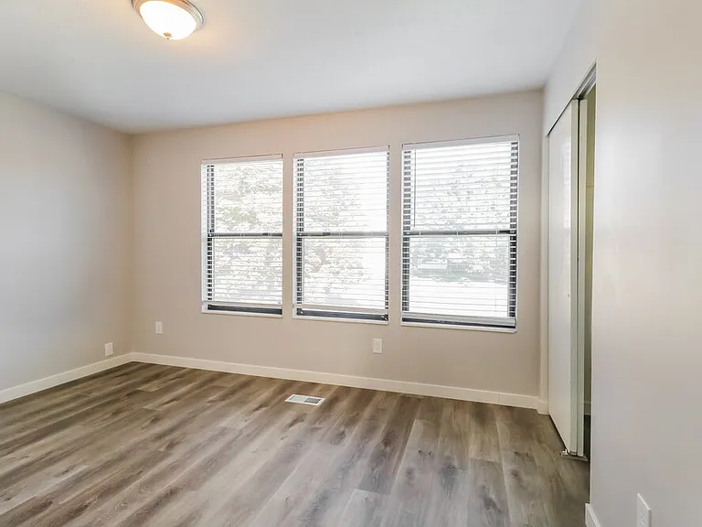 2499 N 1050 W — Photo 15