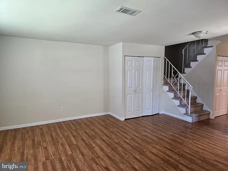 258 Violet Ct — Photo 6
