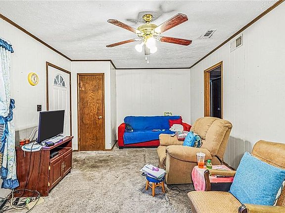 5th image of 2309 Wilson Rd NW