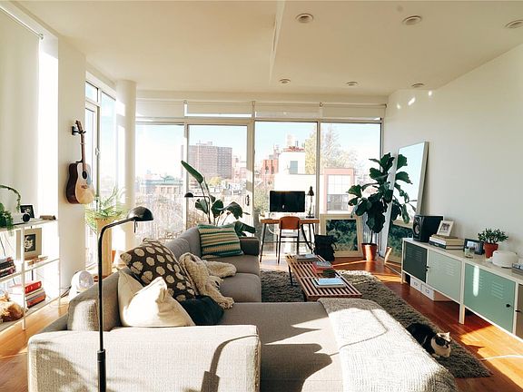 2nd image of 31 Kosciuszko St APT 9B