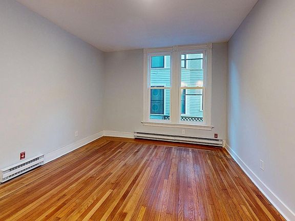3rd image of 140 Cottage St APT 1L