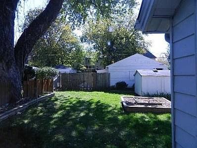 4th image of 312 Irving Ave