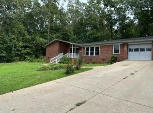 300 Sourwood Dr, Seneca, SC 29678