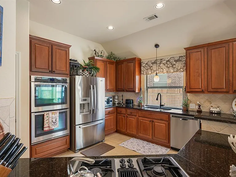 2748 Marshall Trl — Photo 3