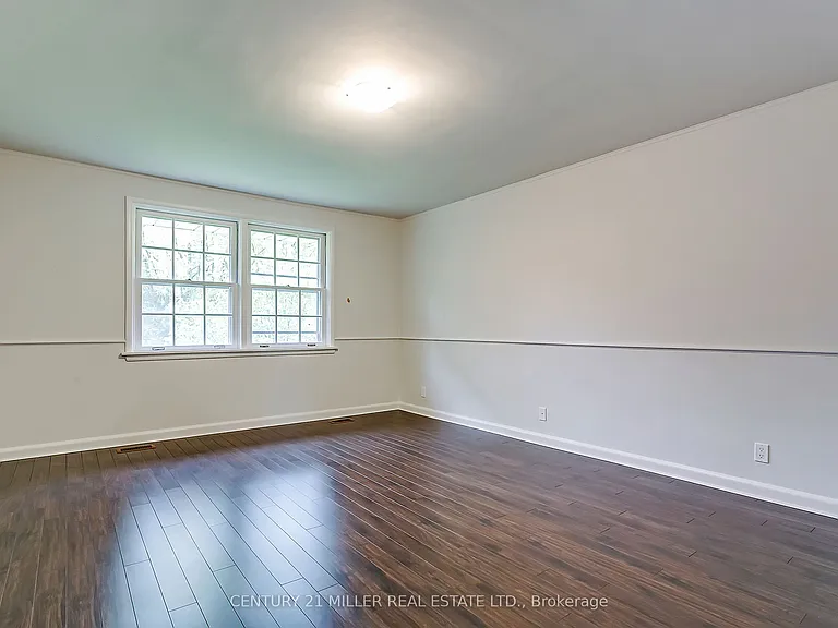 91 Ennisclare Dr E — Photo 14