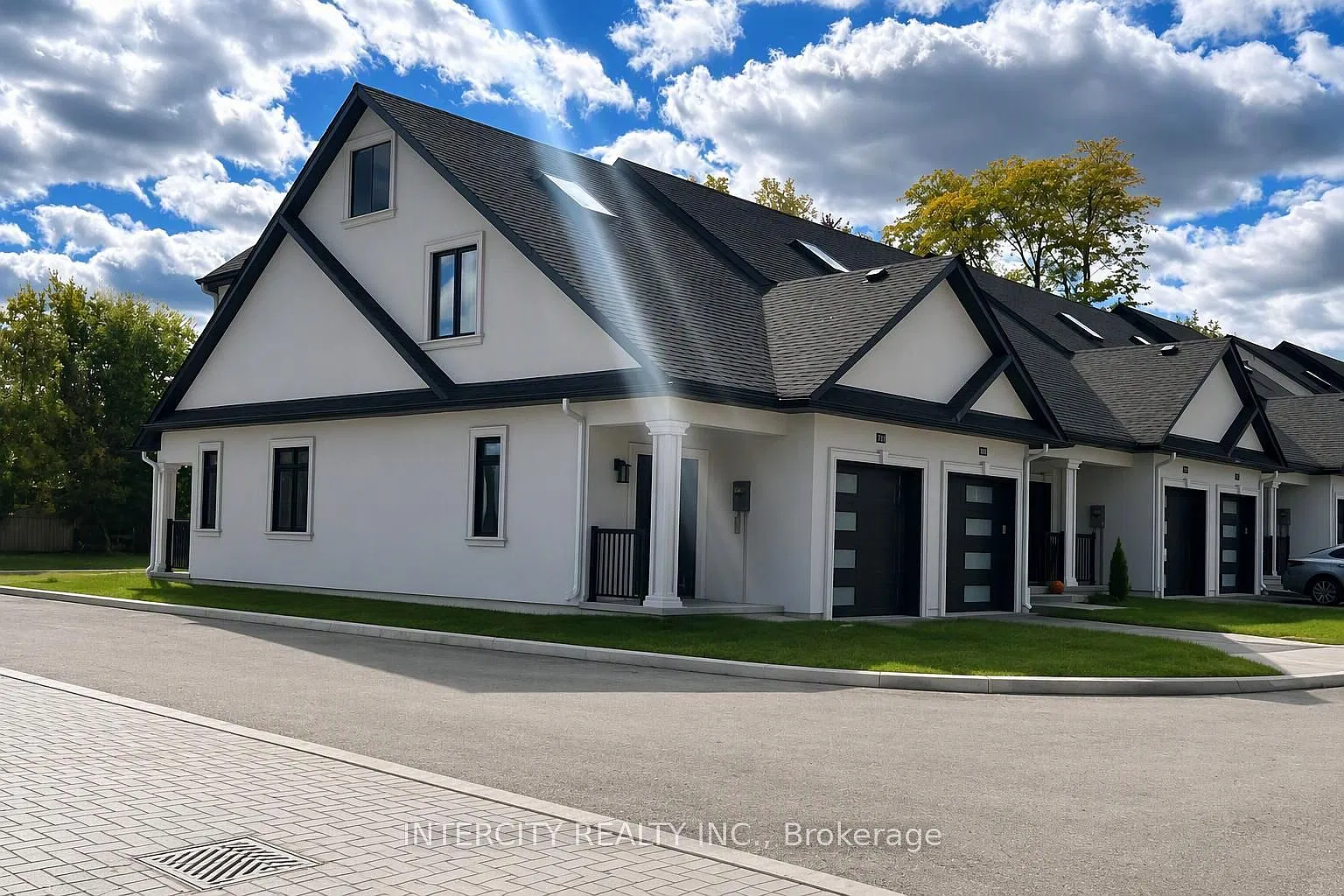 3 bed, $2,900 — Photo 1