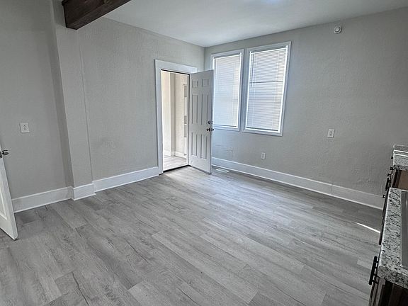3rd image of 1719 Sturdevant St #1