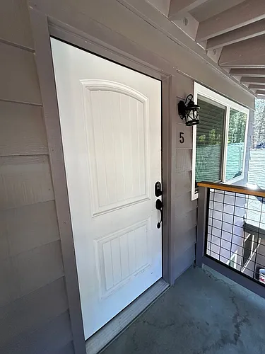 2535 Elwood Ave. Photo 1