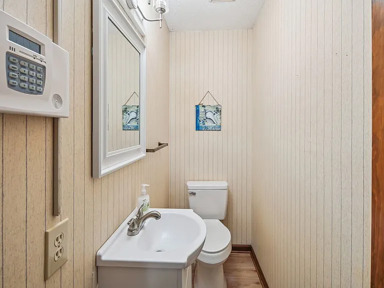 1063 Burcale Rd — Photo 14
