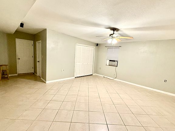 2nd image of 2120 Poinciana Dr