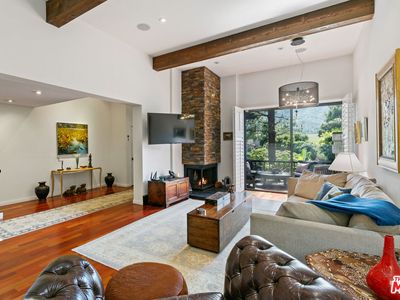 1468 Palisades Dr, Pacific Palisades, CA, 90272