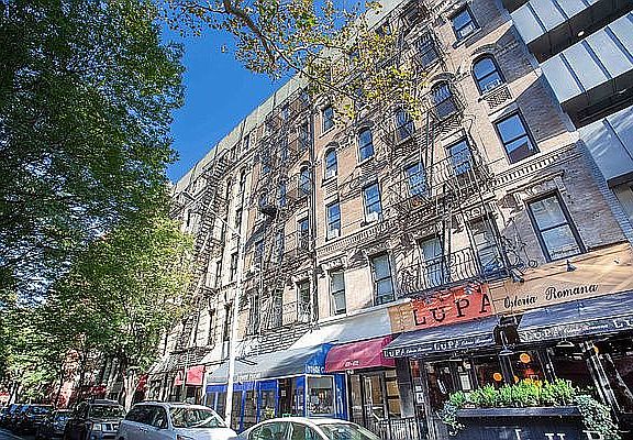 5th image of 172 Thompson St #41