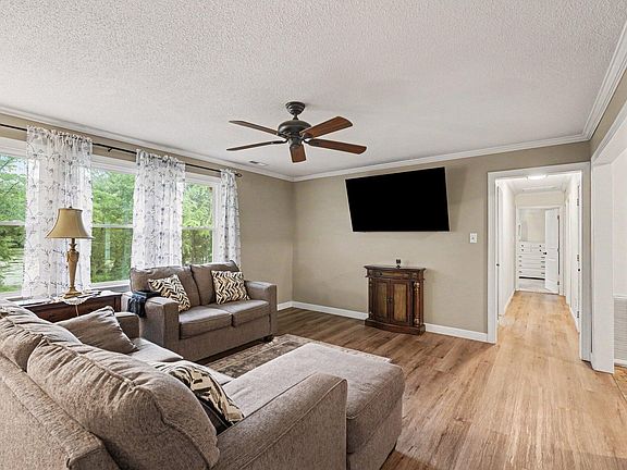 2nd image of 211 Brookside Dr