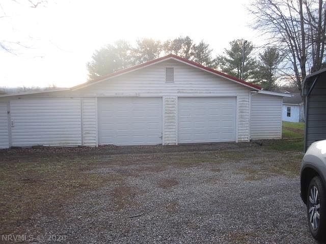 2nd image of 4174 Dunn St