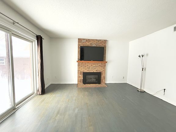 3rd image of 195 Grenfell Pl