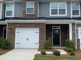 1006 Moffatt Ln, Matthews, NC 28105