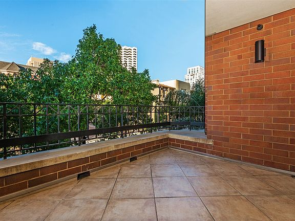 3rd image of 500 W Harbor Dr Unit 307
